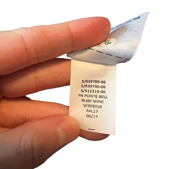 3 for $30! Gap maroon ponte bell sleeve dress. Size xs - Picture 5 of 8